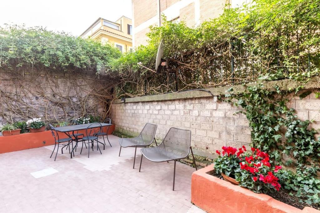 Apartment Il Giardino Di Linda A San Pietro 로마 외부 사진